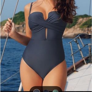 One piece bathing suit Size L nwt